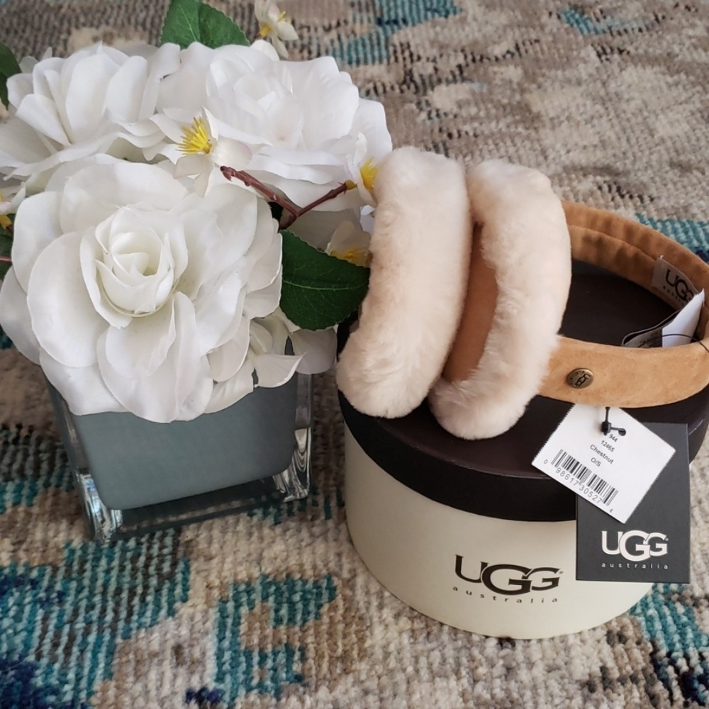 NWT UGG earmuffs